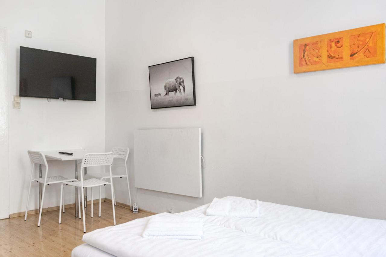 Attractive Apartment Near Wiener Stadthalle Exteriér fotografie